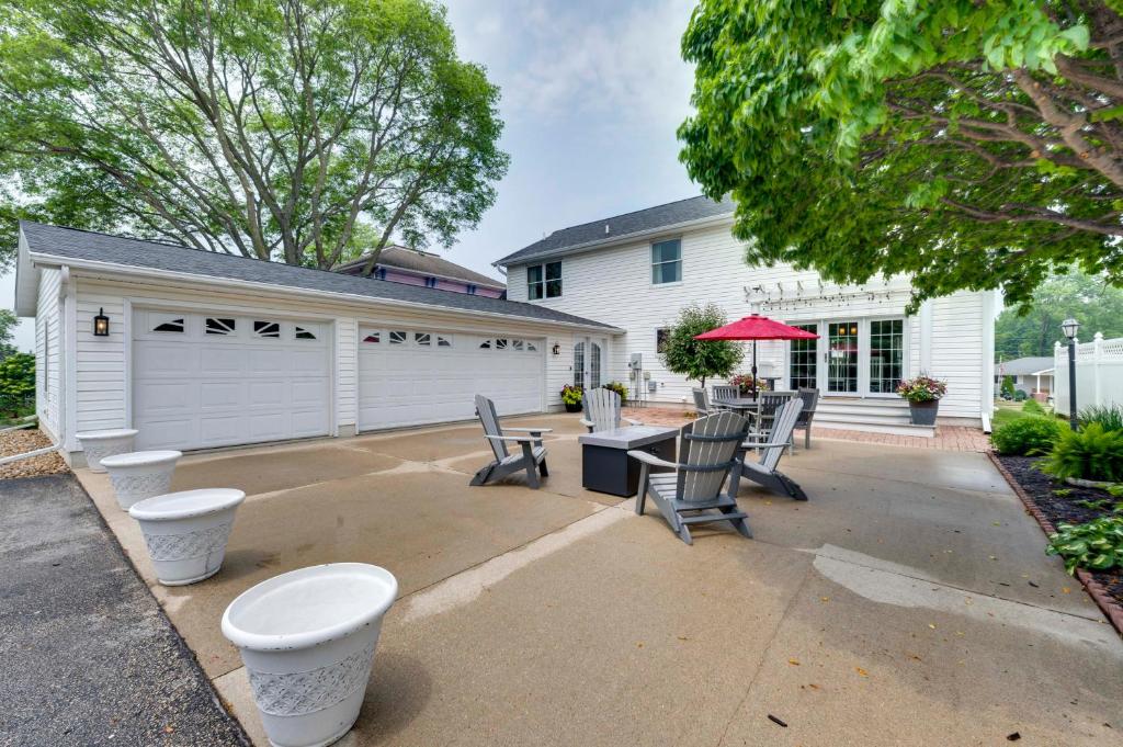 Waverly Vacation Rental with Game Room and Patio! photo 1