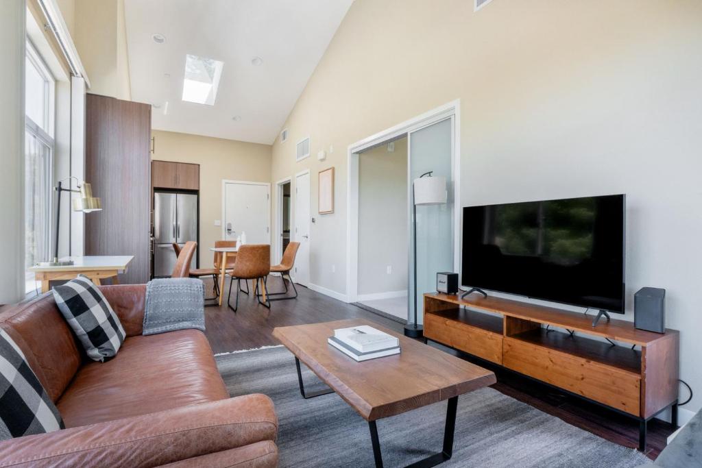 Mountain View 1br w pool garden spa nr shops SFO-1439 photo 1