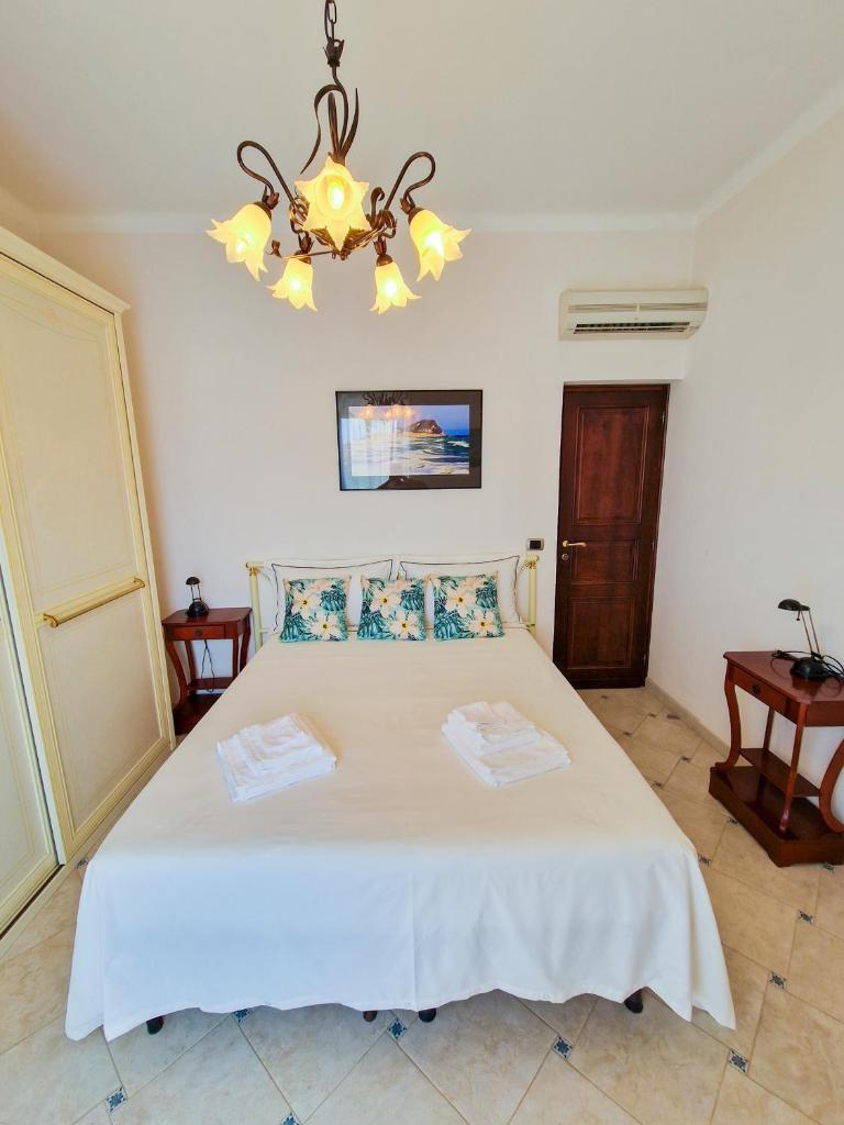 Varigotti Tropical Garden - full floor apartment photo 4