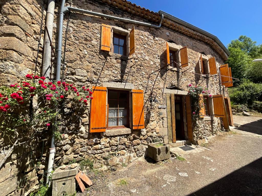 La Forge, Ardeche, Südfrankreich, Steinhaus, Naturnah