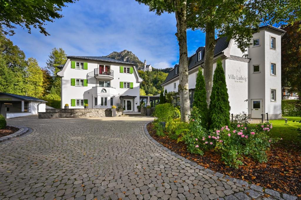 Villa Ludwig Suite Hotel & Chalet - Tap to explore photos