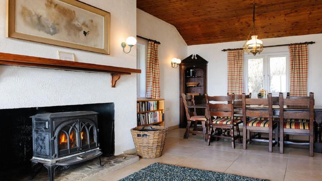Doon Cottage, Cashel photo 1