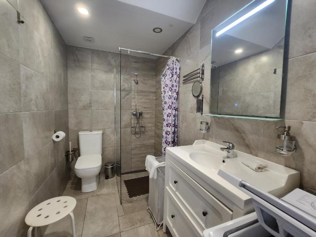 Modern ground floor apartment , a few steps from the beach photo 4