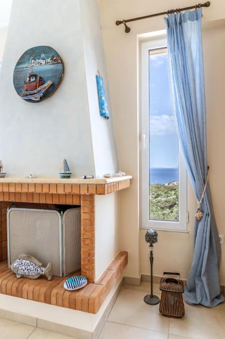 Seascape 3 Bedroom House - Tap to explore photos
