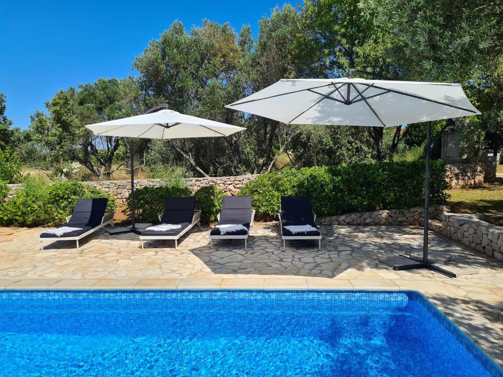 Villa stone house photo 3
