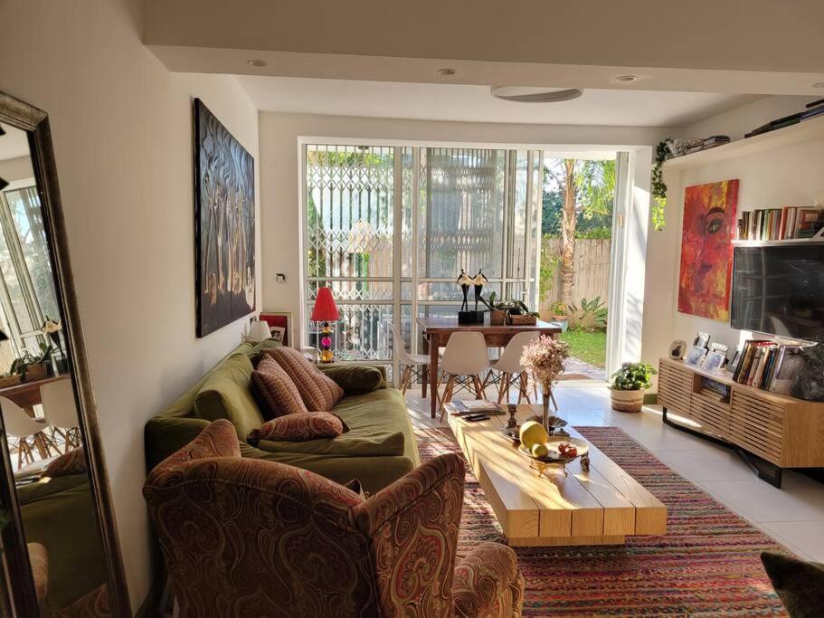 Green garden apartment with shelter room