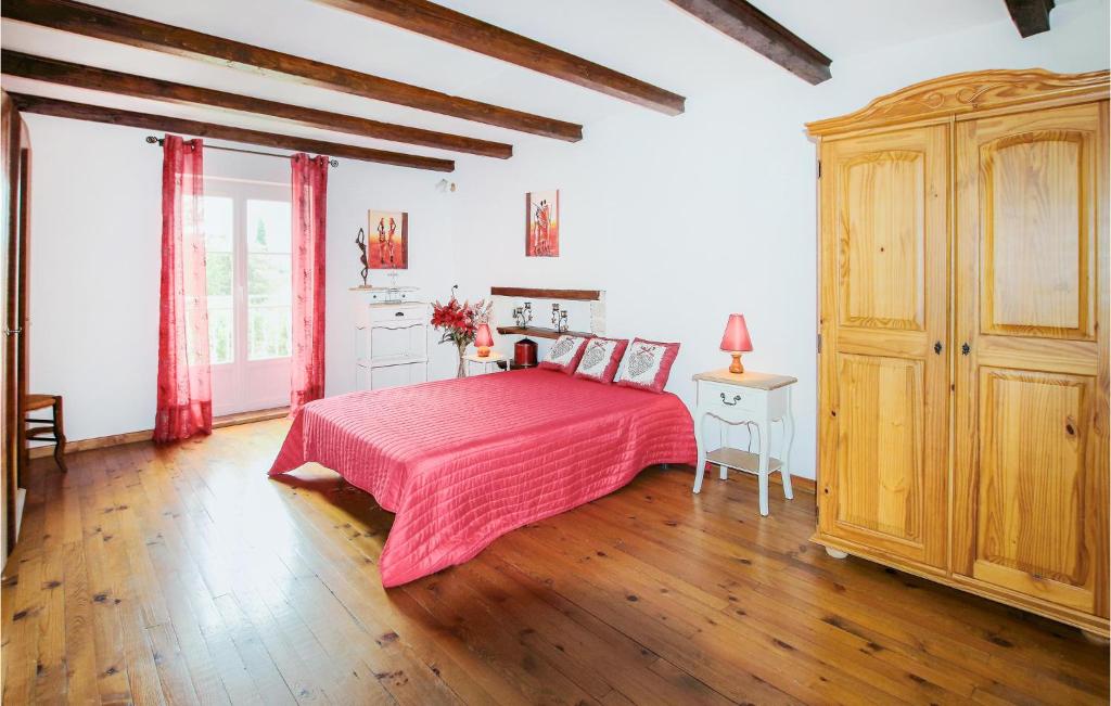 Awesome Home In Grillon With Outdoor Swimming Pool, Private Swimming Pool And 3 Bedrooms photo 2