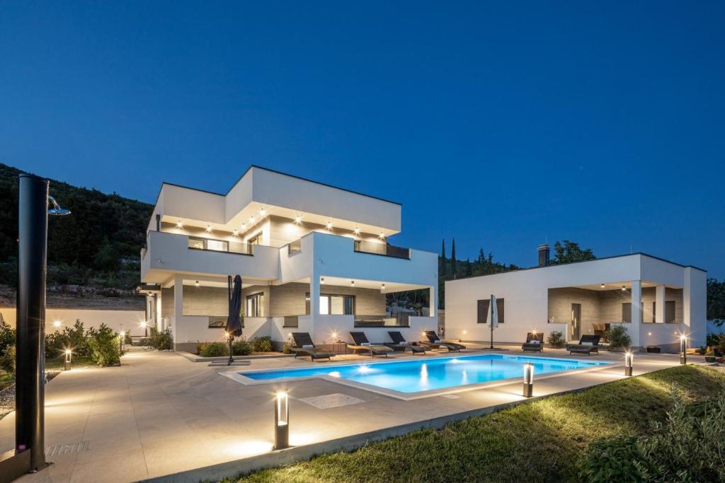 Villa Bura photo 3