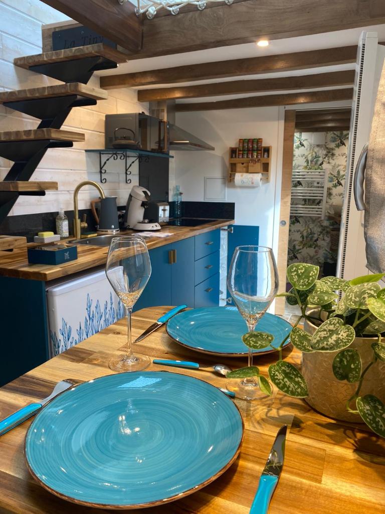 La Tiny Blue - maison insolite pour 2 - sans Tv photo 1