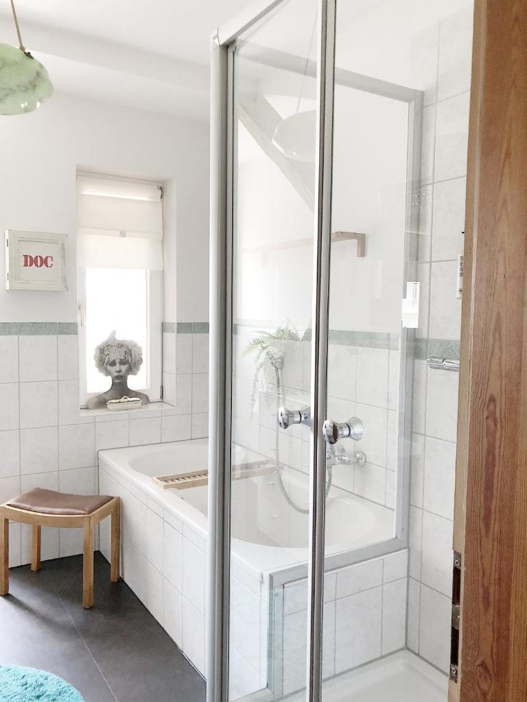 Dachgeschosswohnung mit 2 Schlafzimmern Nähe Golfresort Weimarer Land photo 3