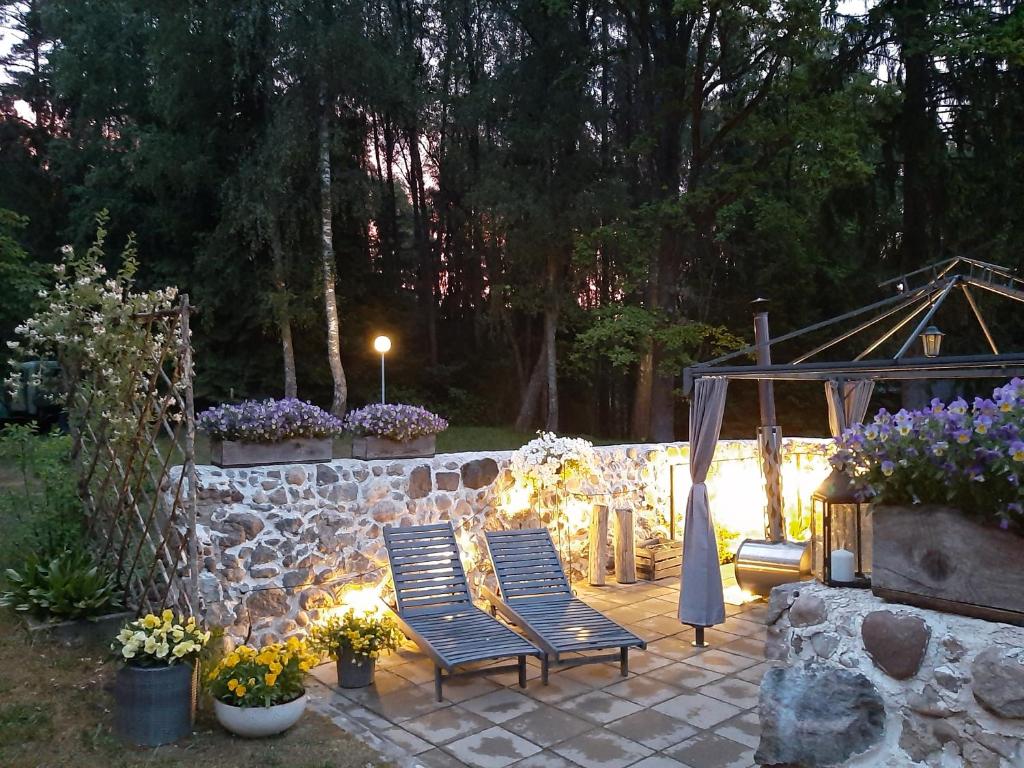 Mellene 1 bedroom house in nature & hot tube photo 1