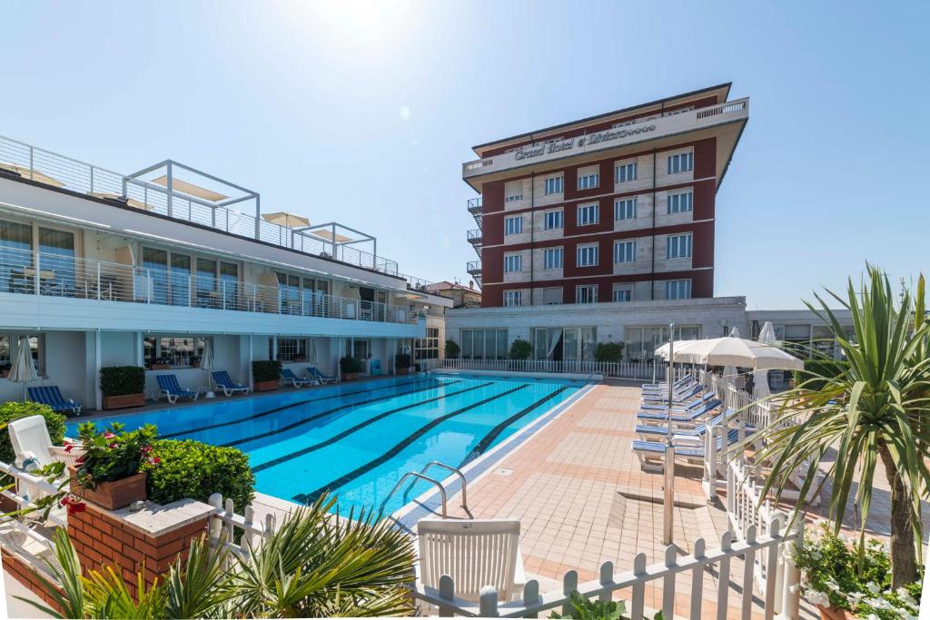 Grand Hotel & Riviera photo 3