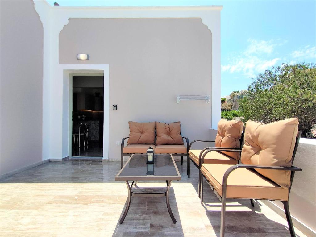 Studio Elpida Santorini photo 2