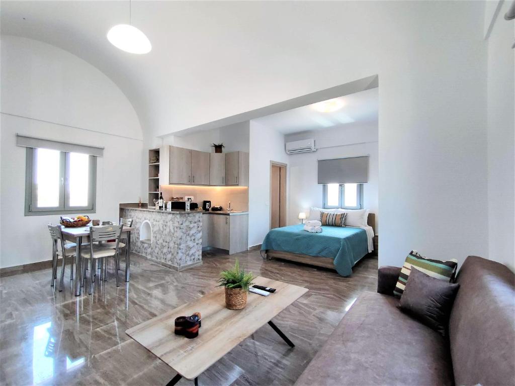 Studio Elpida Santorini photo 1