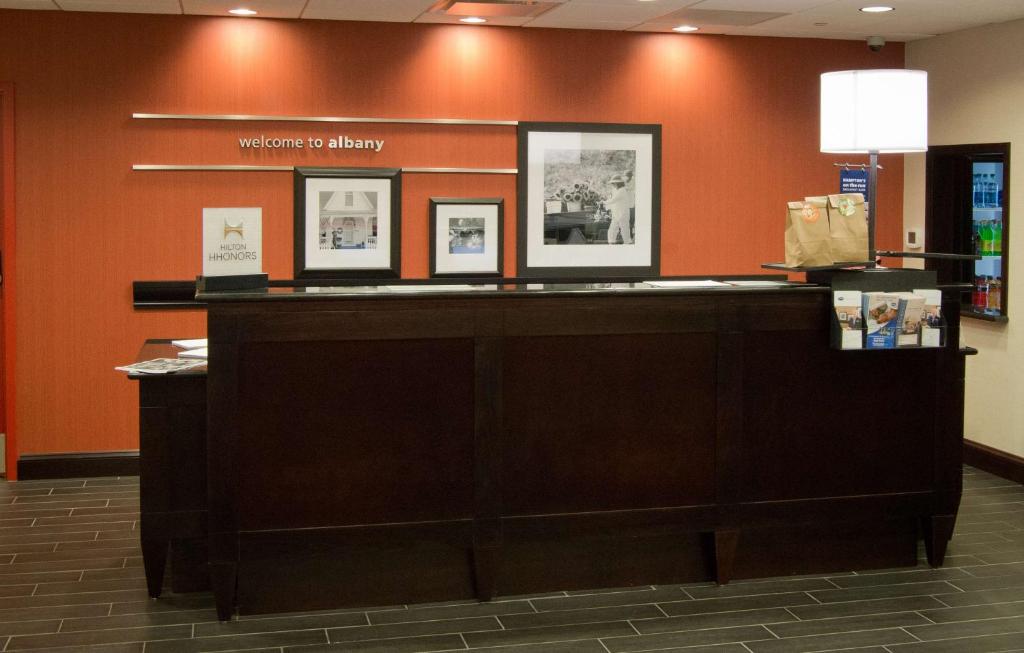 Hampton Inn & Suites Albany At Albany Mall image