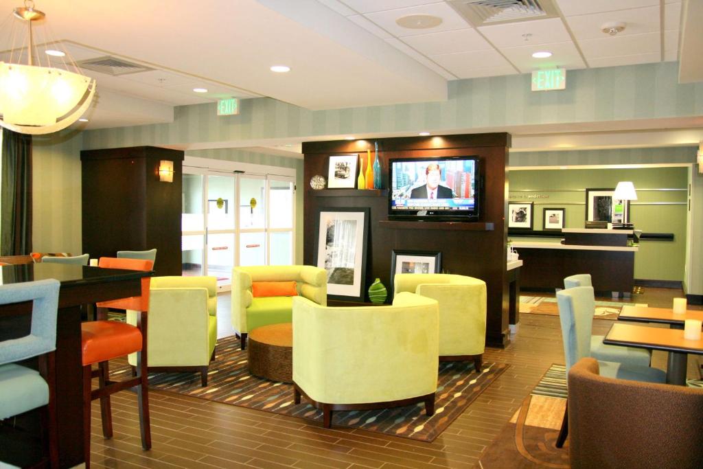 Hampton Inn Anderson/Alliance Business Park photo 1