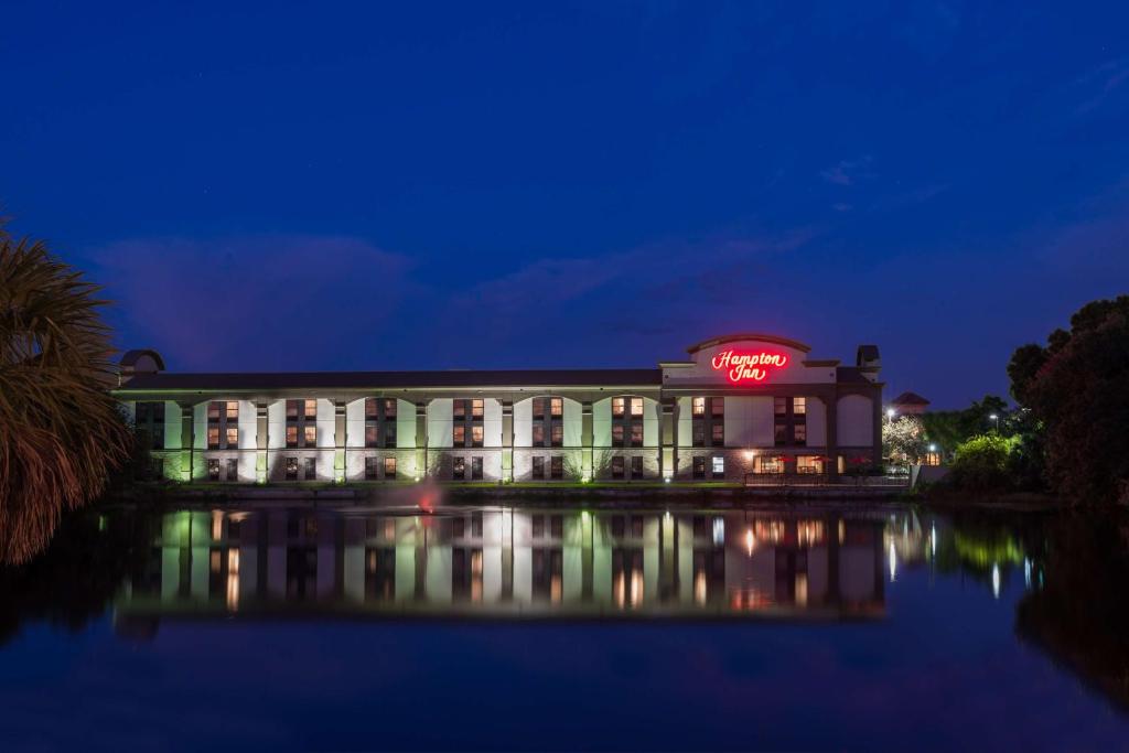 Hampton Inn Bonita Springs Naples North photo 2
