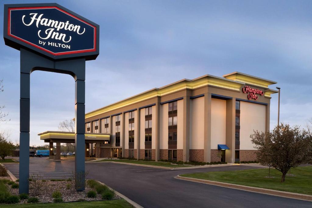 Hampton Inn Appleton-Fox River Mall Area image