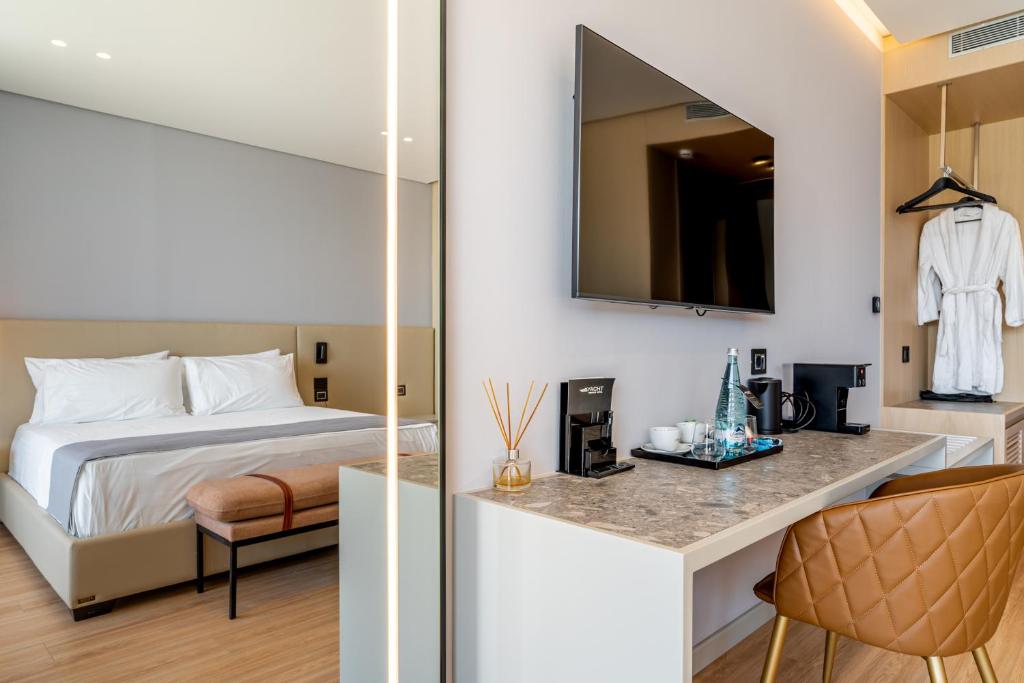 Yacht Premium Hotel photo 4