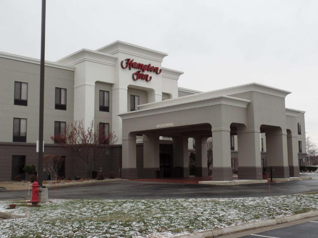 Hampton Inn Bowling Green image