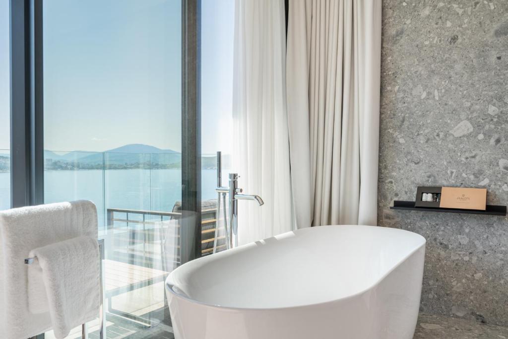 Yacht Premium Hotel photo 2