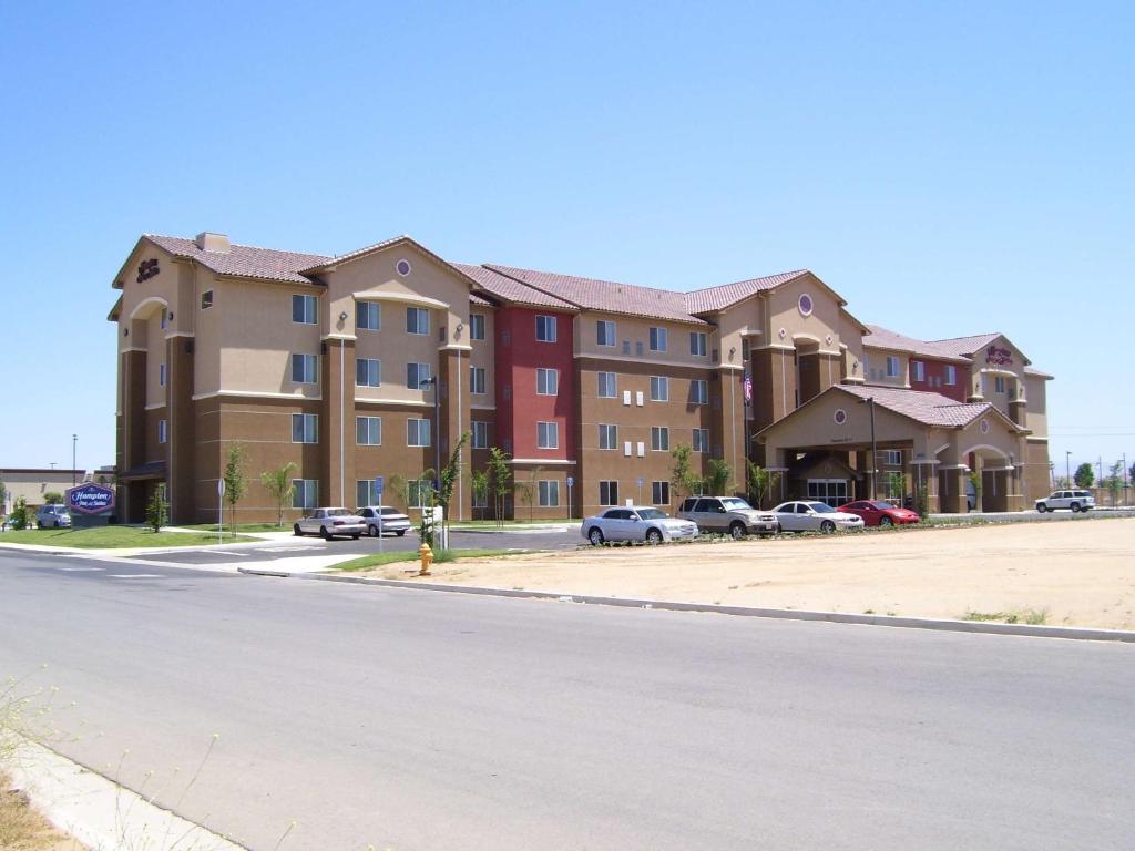 Hampton Inn & Suites Bakersfield North-Airport image