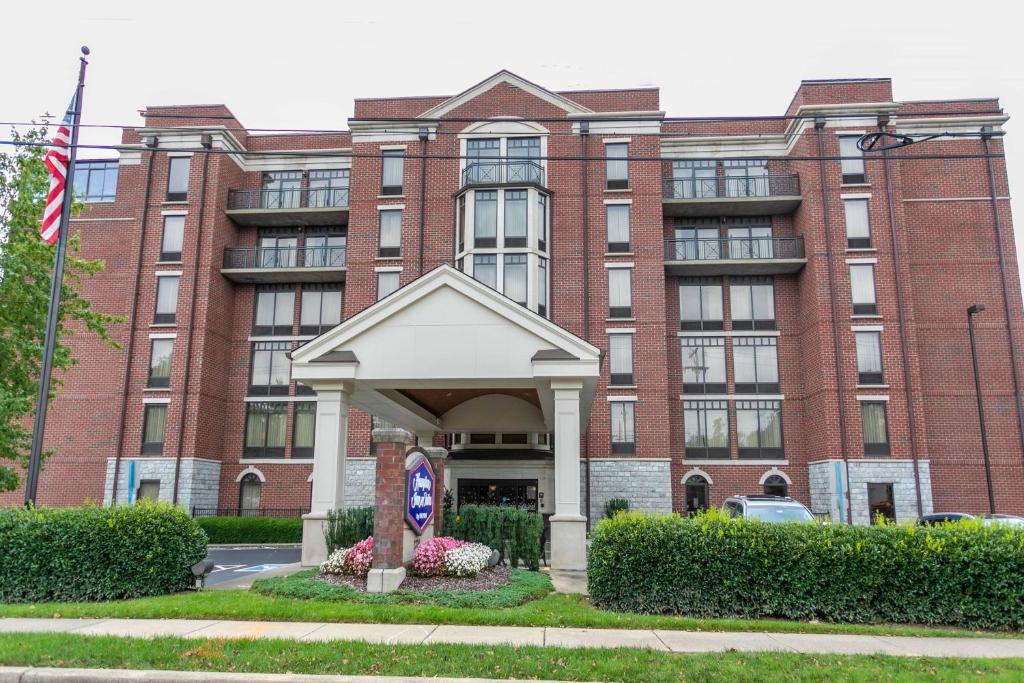 Hampton Inn & Suites Nashville-Green Hills image