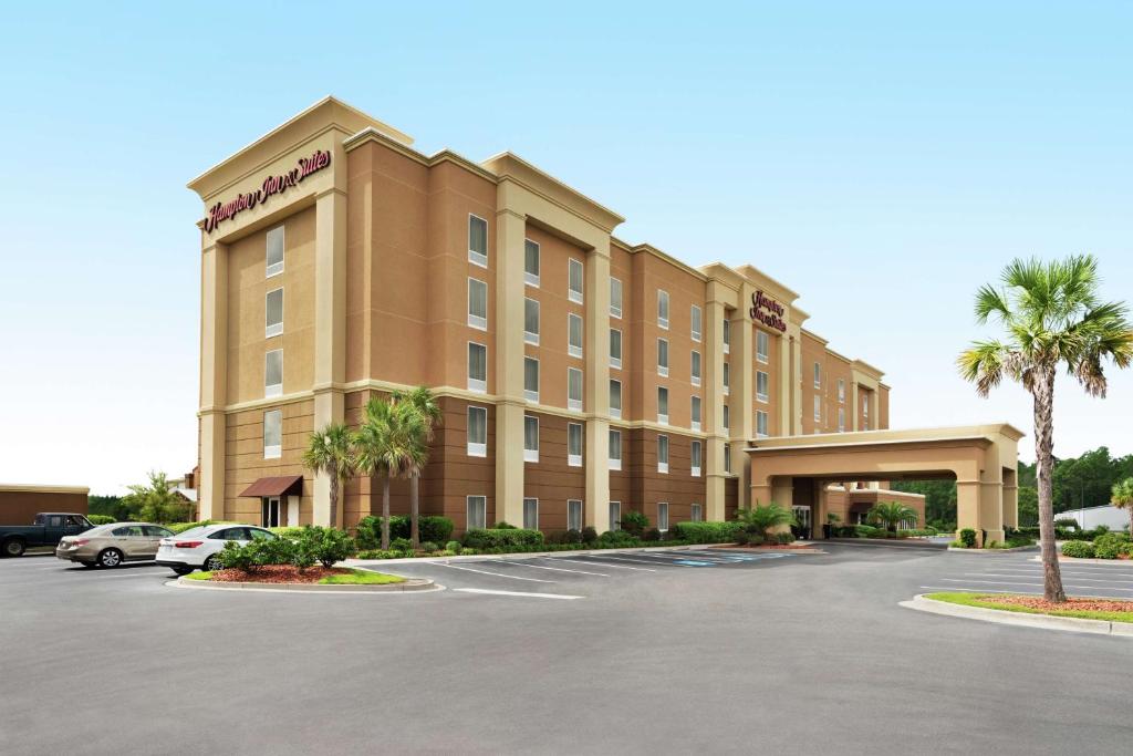 Hampton Inn & Suites Brunswick image