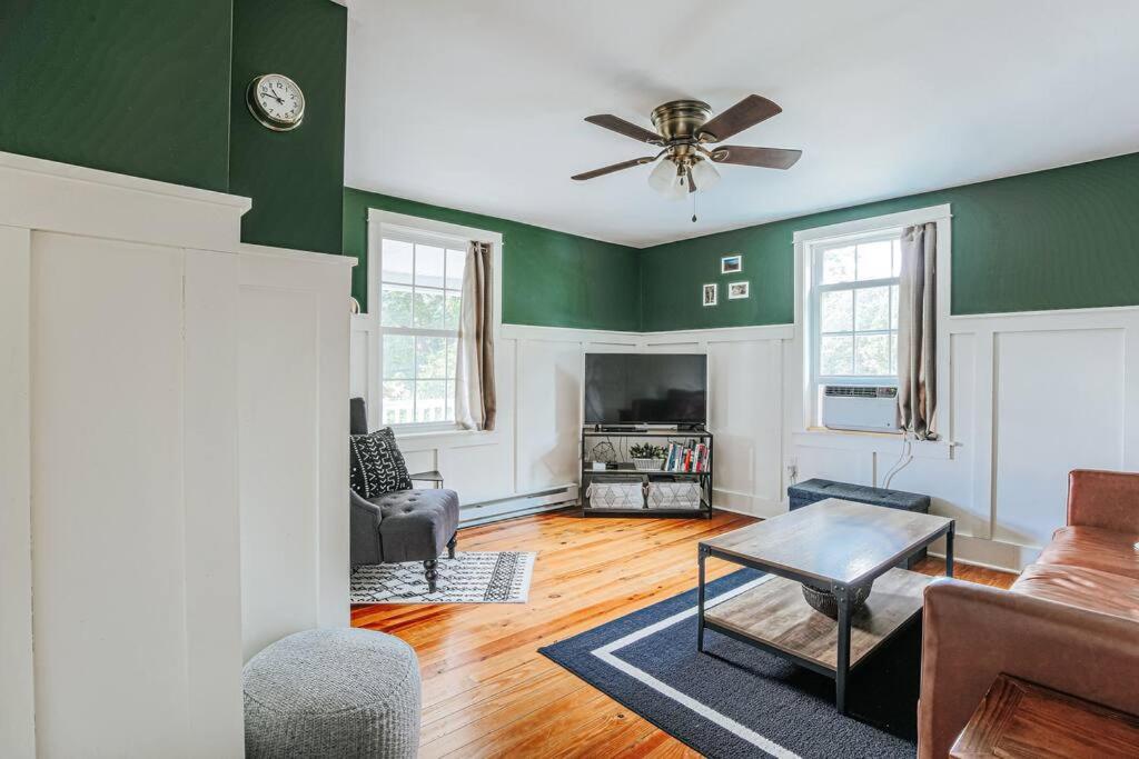 Mountain View Farmhouse in Luray, Family Friendly photo 3