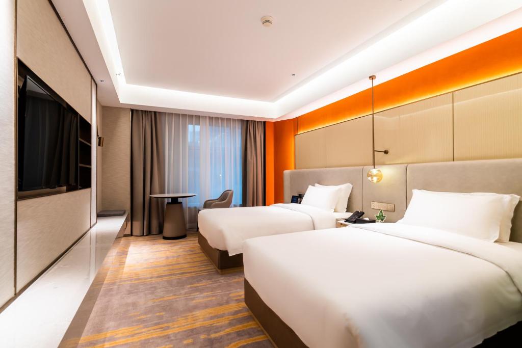 Landmark International Hotel photo 2