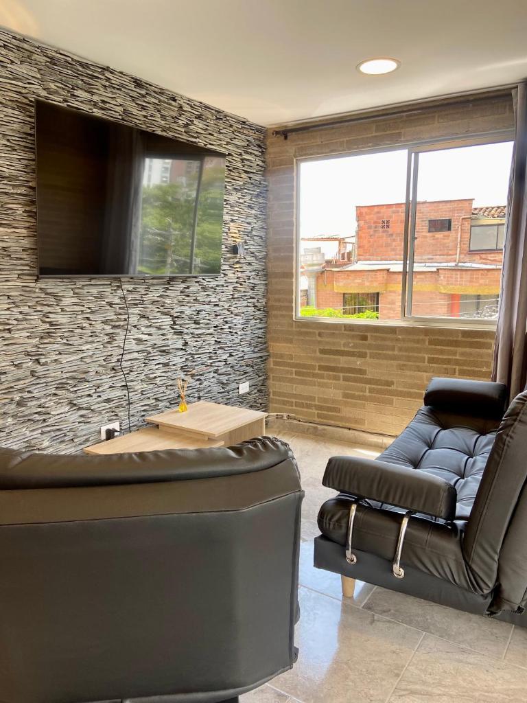 Apartamento con Excelente Ubicación en Envigado photo 3
