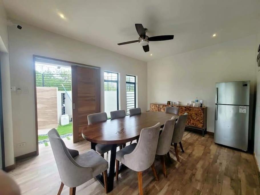 Lux 7 Pool Villa Mactan photo 4