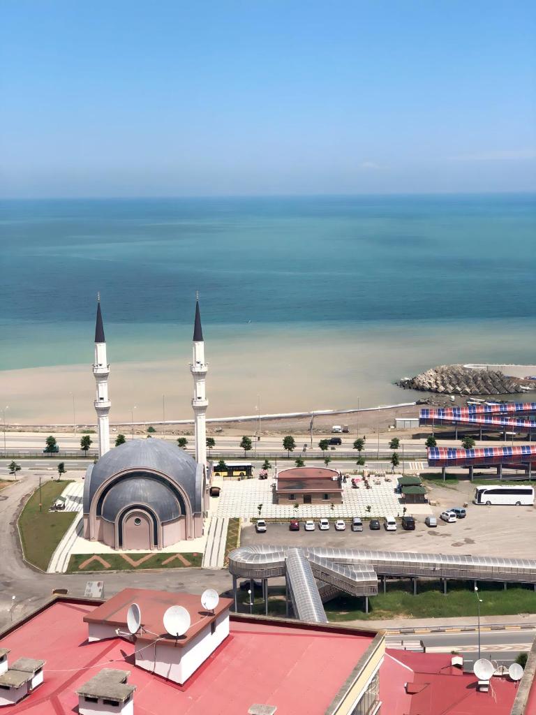 Trabzon Merkez 6'ncı kat deniz manzaralı,tüm imkanlar yakınında photo 4