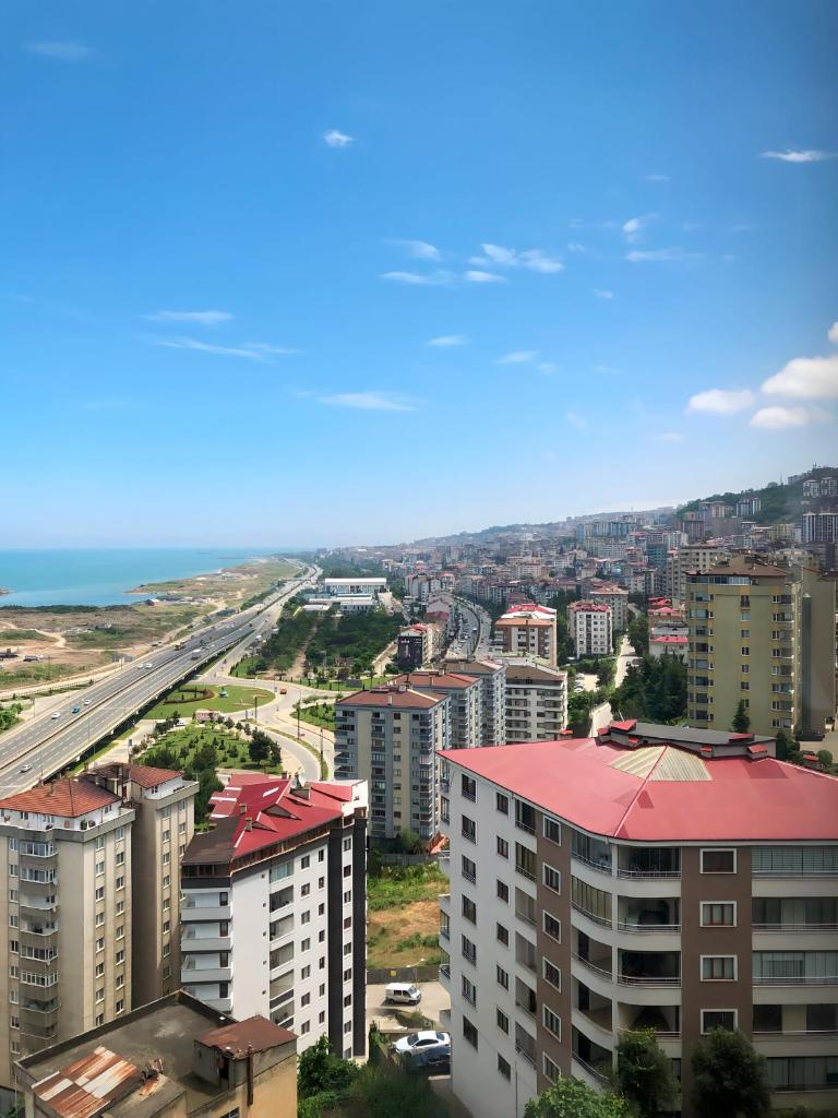 Trabzon Merkez 6'ncı kat deniz manzaralı,tüm imkanlar yakınında photo 3