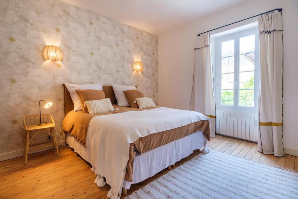 Appartement avec son patio dans centre historique de Bourg photo 2