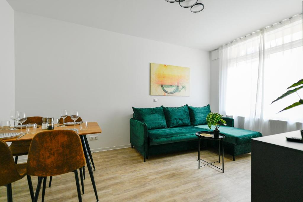 Ferienwohnungen am Theater - modern, zentral und ruhig mit Küche, Waschtrockner, Netflix, Wlan und Parkplatz- 2 Zimmer, 52 qm photo 4
