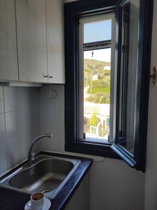 Peaceful getaway for 2 - amazing sea view/sunbeds! photo 2