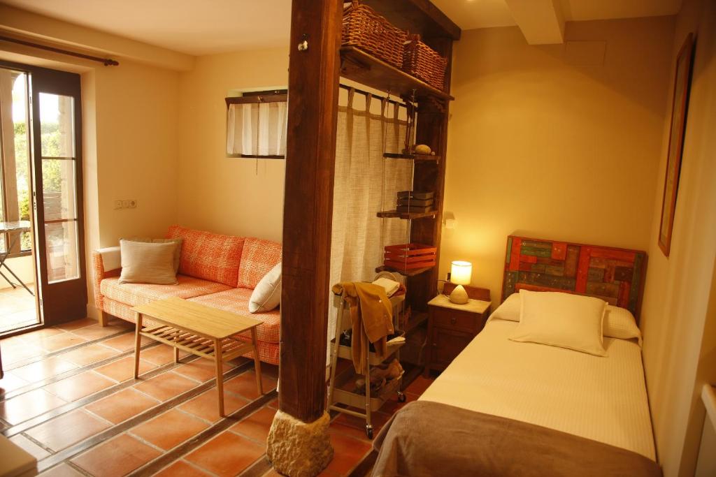 2 HABIT, SALA, TERRAZA, JARDIN, PARKING GRATiS photo 1