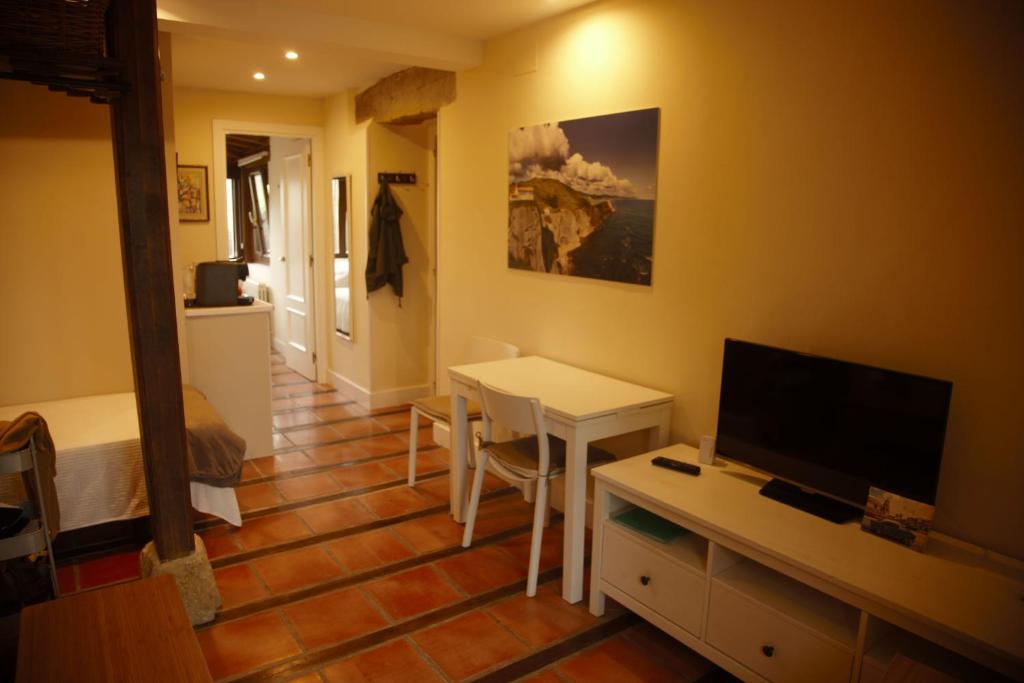 2 HABIT, SALA, TERRAZA, JARDIN, PARKING GRATiS photo 2