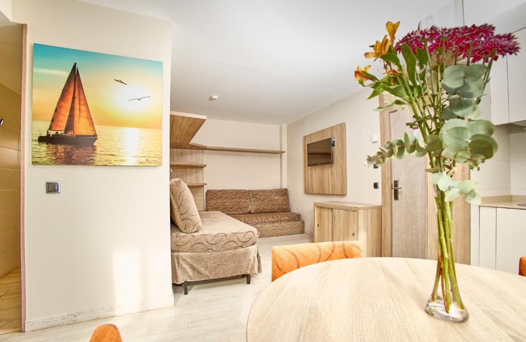 Leonardo Suites Hotel Mallorca Calvia photo 2