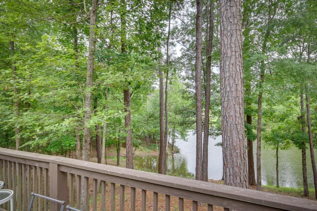 Lakefront McCormick Townhome with Gas Grill! photo 1