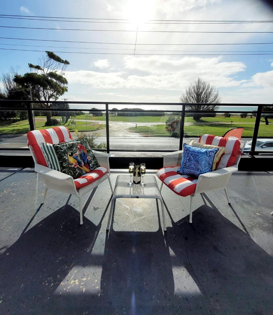 Waters Edge Apartment photo 1