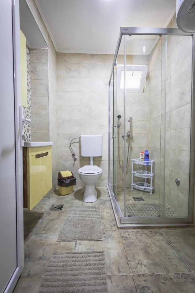 Guest House - Axios photo 4