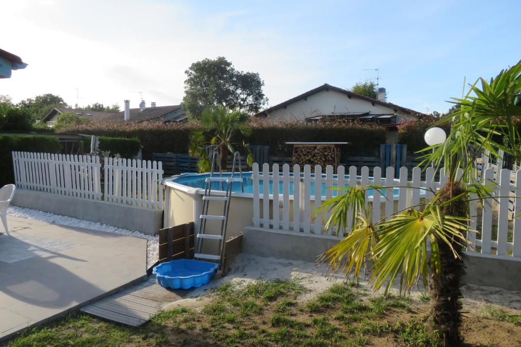 Maison familiale avec piscine hors sol