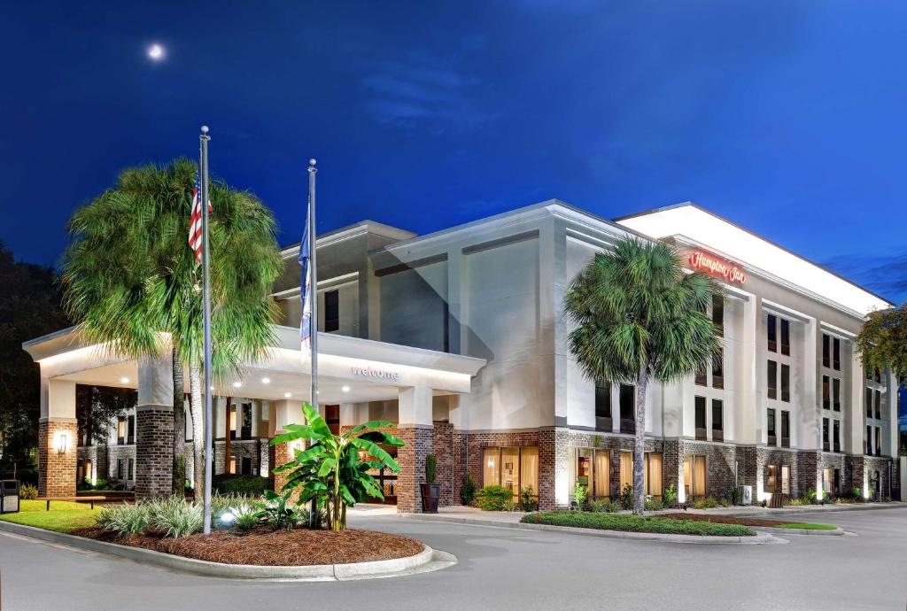 Hampton Inn Patriots Point photo 1