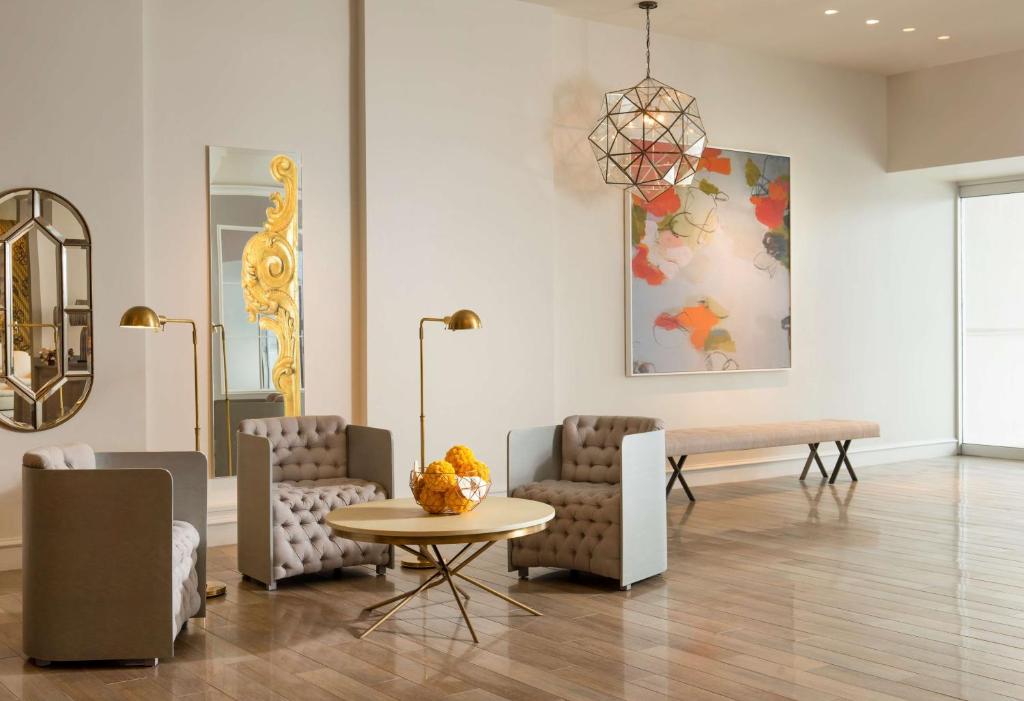 DoubleTree by Hilton Hotel Dallas - Love Field photo 1