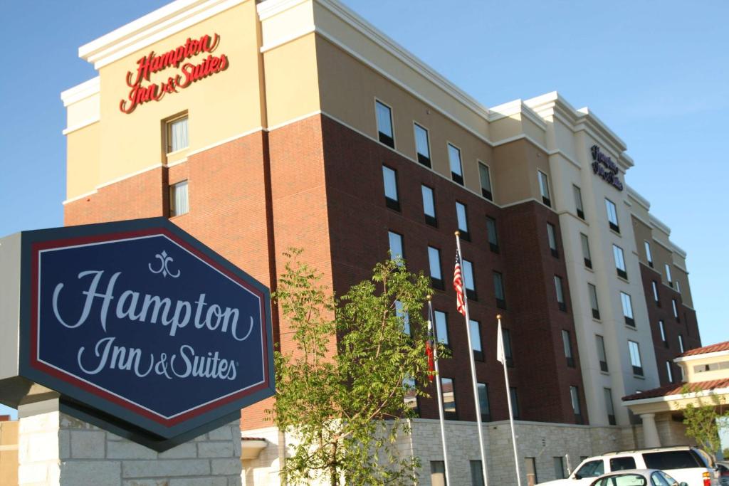 Hampton Inn and Suites Dallas/Lewisville-Vista Ridge Mall photo 3