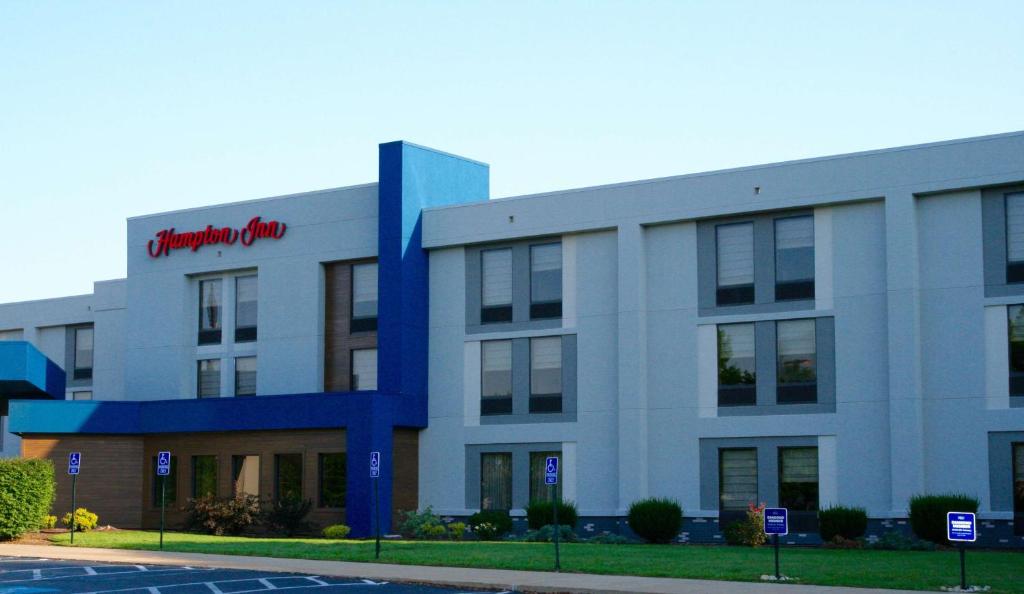 Hampton Inn DuBois image