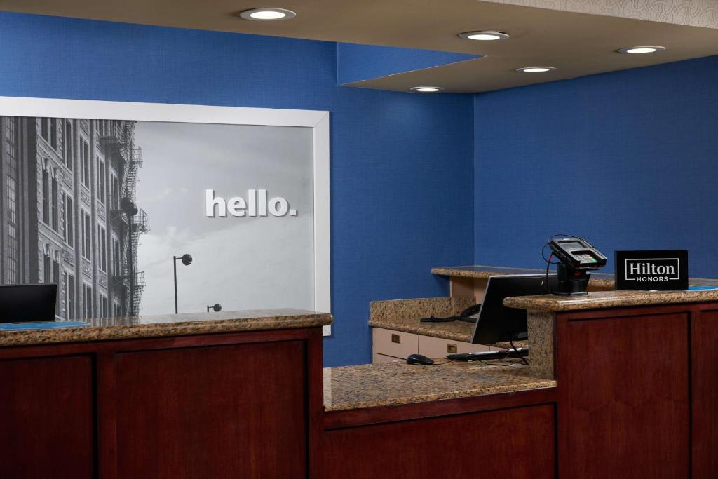 Hampton Inn Eagle Pass photo 2