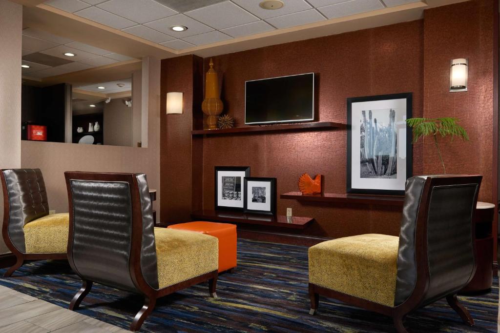 Hampton Inn Eagle Pass photo 3